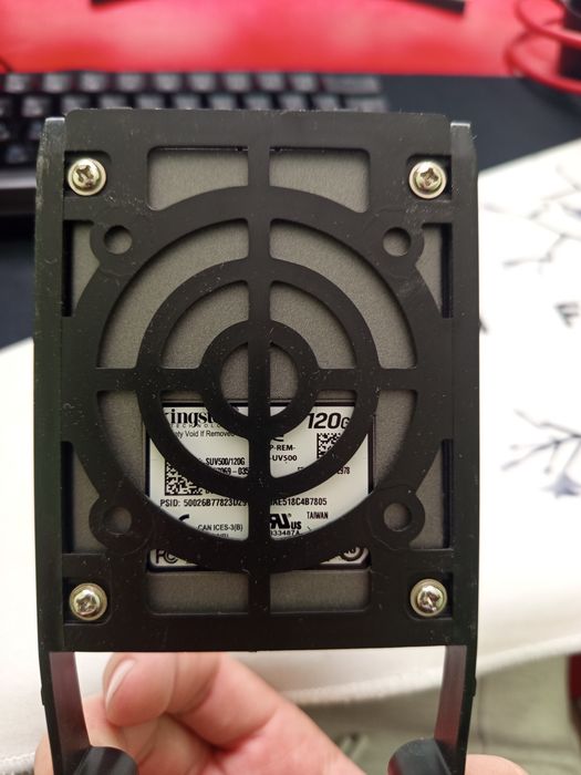 SSD Kingston на 120гб,Б/У.Не греется.
