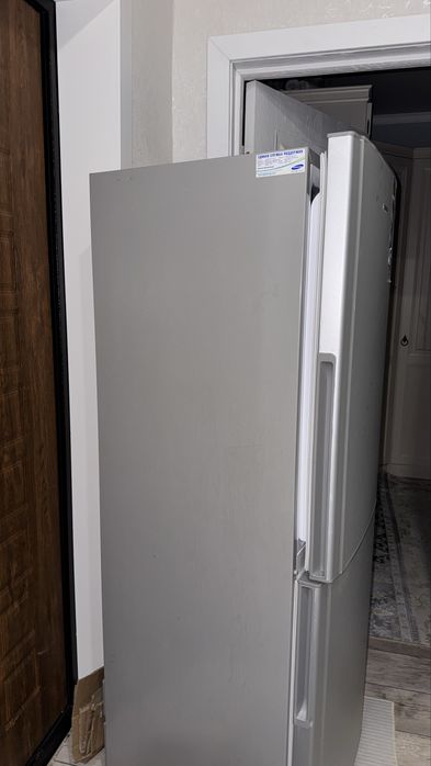 Продаю холодильник