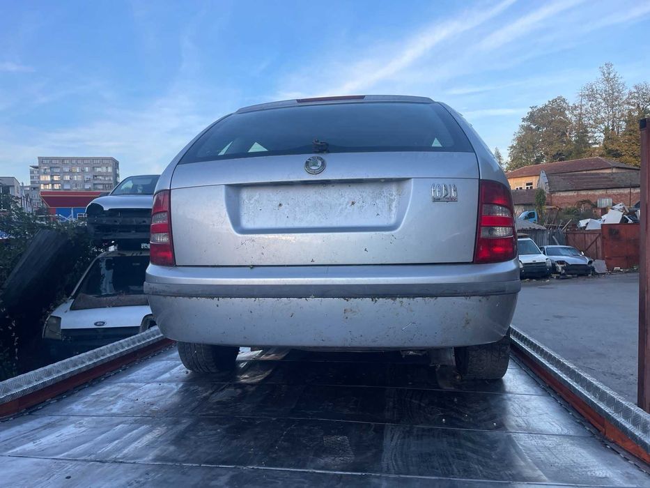 Skoda Fabia 1.4i 16v Шкода Фабиа 2002 година на части