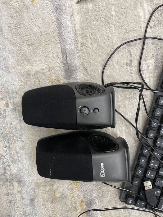 колонки и компьютерные акксесуары