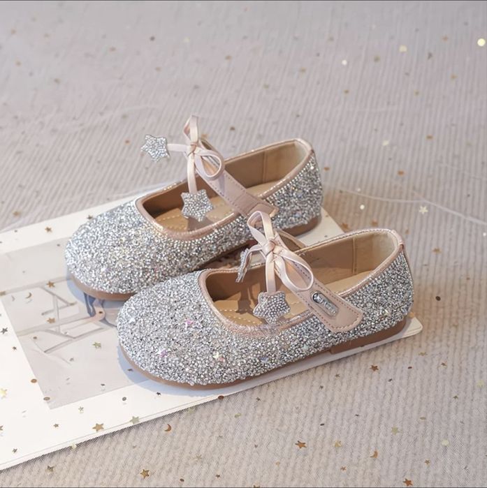 Продам туфли для девочки