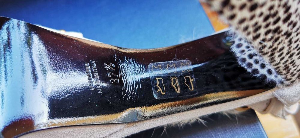 Оригинални маркови дамски кожени елегантни обувки FABI - 37,5 номер