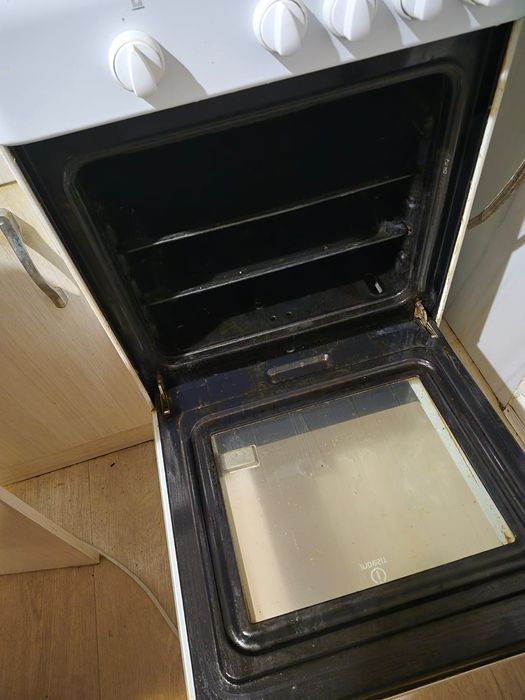 Продам газовую плиту