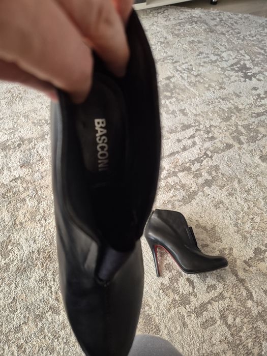 Продам ботильоны,кожа натуральная, 38 размер