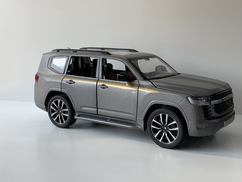 Modelka Toyota Land Cruiser 300  GR Sport 1:24