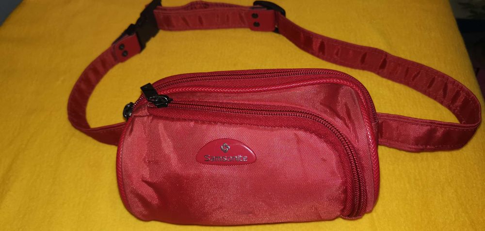 Чанта за кръст (тип банан) Samsonite