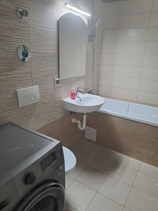 Apartament cu 3 Camere, Decomandat, Parcare Subterana, Boxa, langa Coresi Mall, Direct de la Proprietar