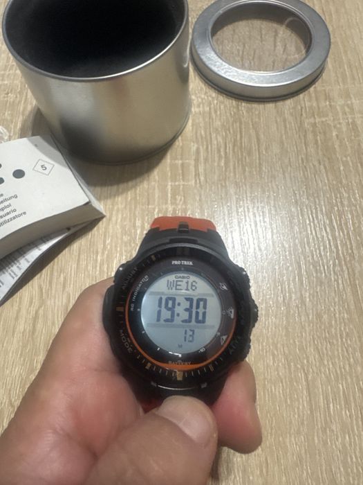 Casio РRO TREK  состояние новых.Недорого.