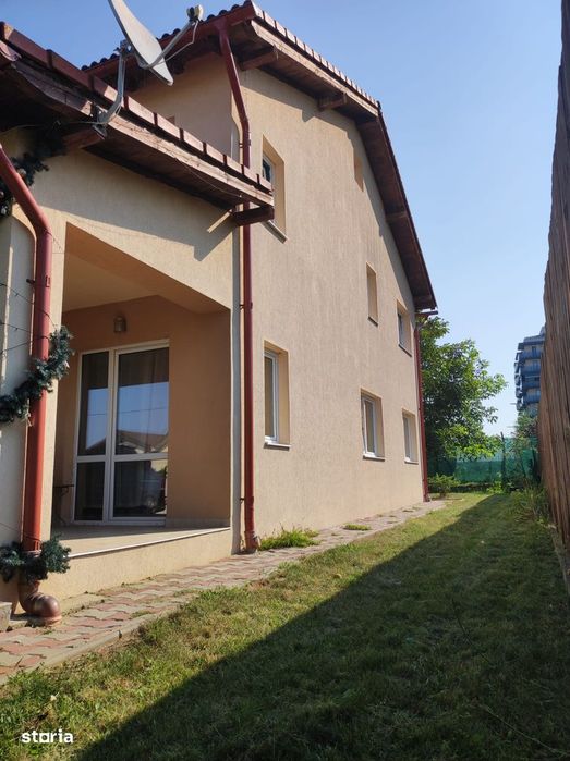 Casă finisată cu curte proprie,garaj in Gheorgheni lângă baza sportivă