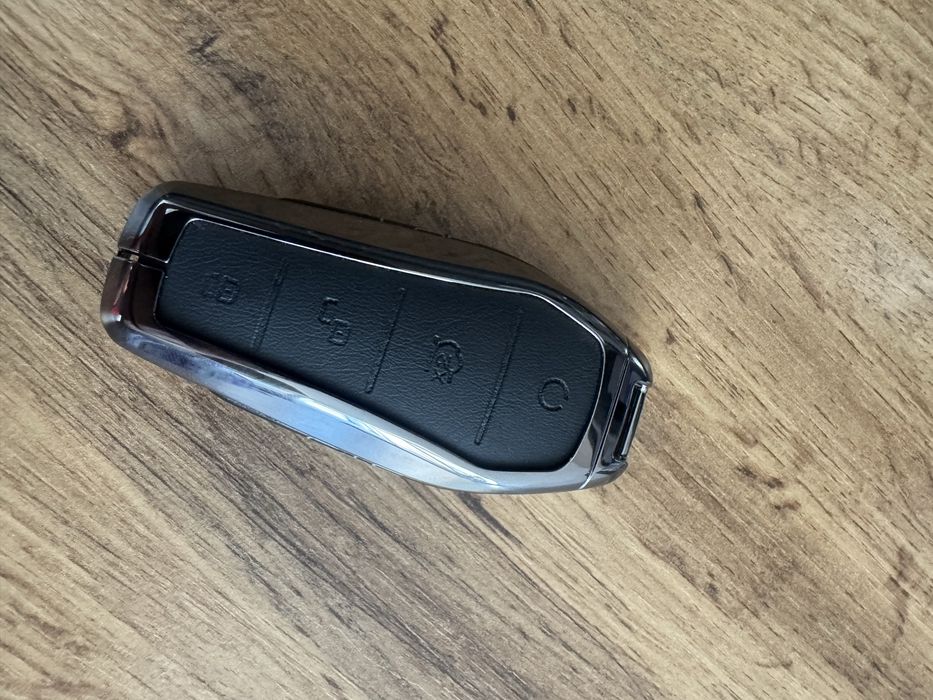 Продам чехол для ключа BYD
