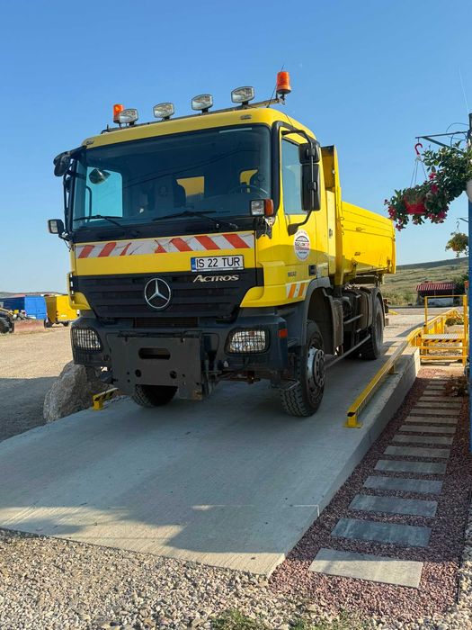 Mercedes Actros 1832 4x4 Euro 4 2008 – 146.000 km – Basculabil – Lama Sararita + Perie