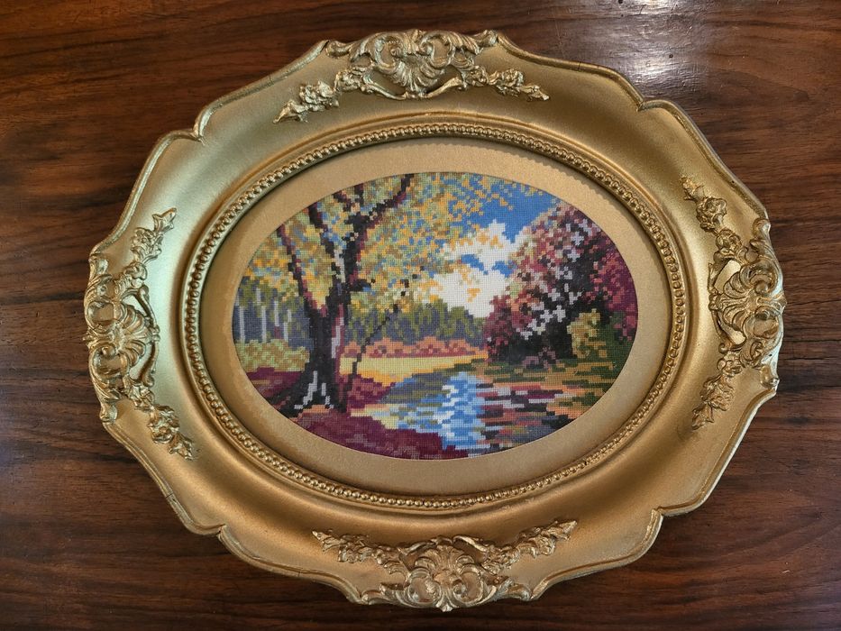 Гоблен ,,Есенен пейзаж " в рамка за 49.99лв.
