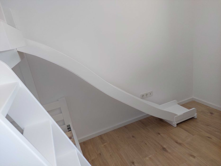 TRANSPORT GRATUIT.Pat etajat cu spatiu pt joaca sau saltea.Cod 2805