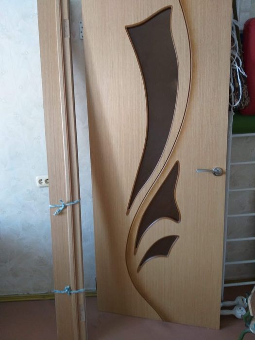 Дверь с коробкой в сборе !!!