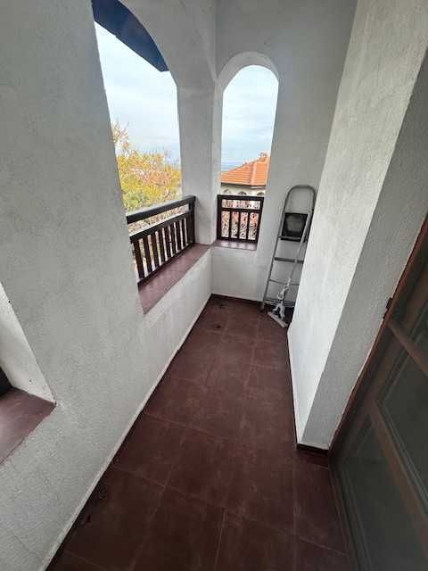 Самостоятелна къща с две спални и басейн в к-с „Vineyards Resort“