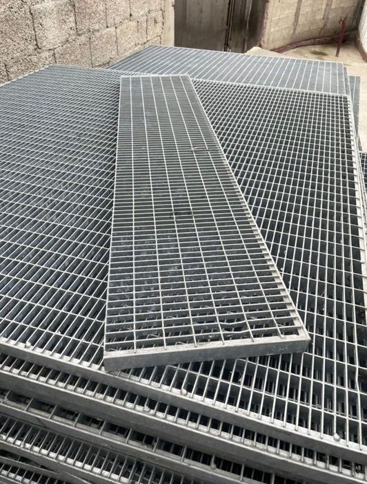 trepte zincate galvanizate