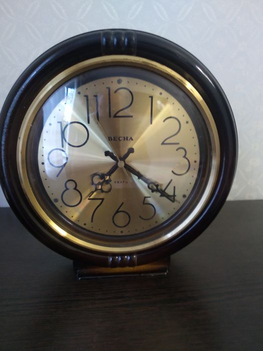 Продам настольные часы.   /////////////////