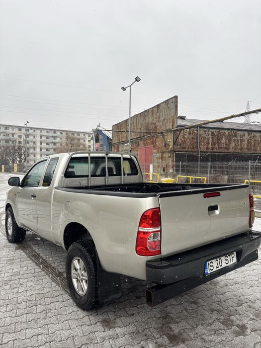Toyota Hilux ExtraCab 2014 motor 2.5 manuala