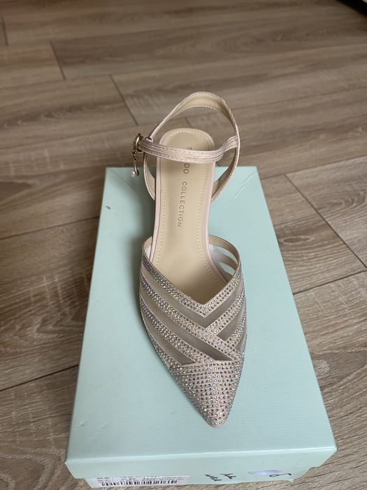 Туфли-босоножки беж