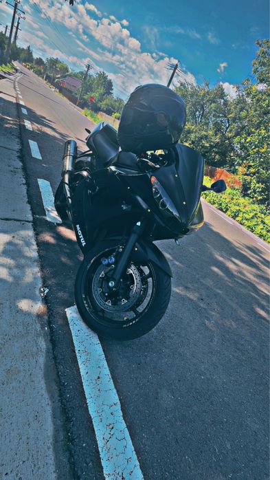Vând yamaha  YZF r6