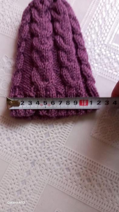 Предлагам красиви плетени детски шапки