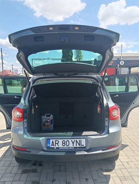 Vând Volskwagen Tiguan 1,4 benzină, gri, 2008, preț 5300 EUR NEGOCIABIL  Tel 0734194375