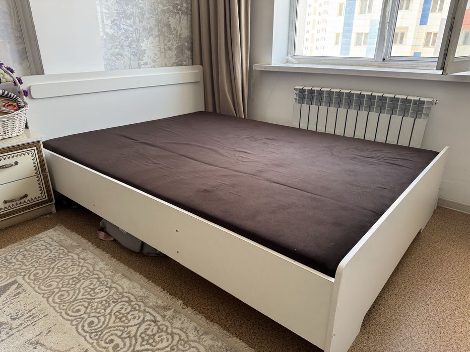 Продам кровать полуторка с матрасом
