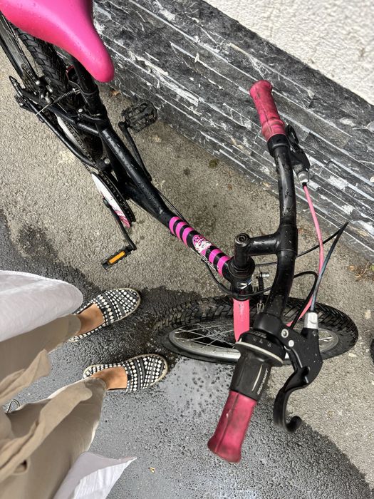 Bicicletă fete B’TWIN 20” – 6 viteze, stare bună
