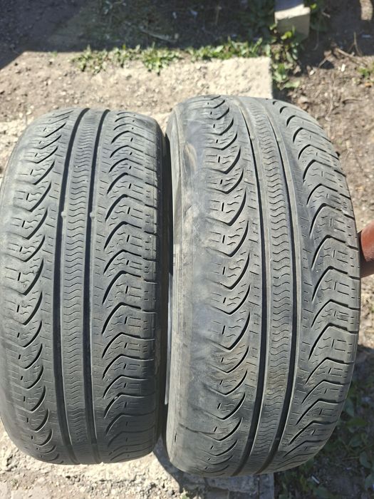 Продам шины 215/55/17 пирелли