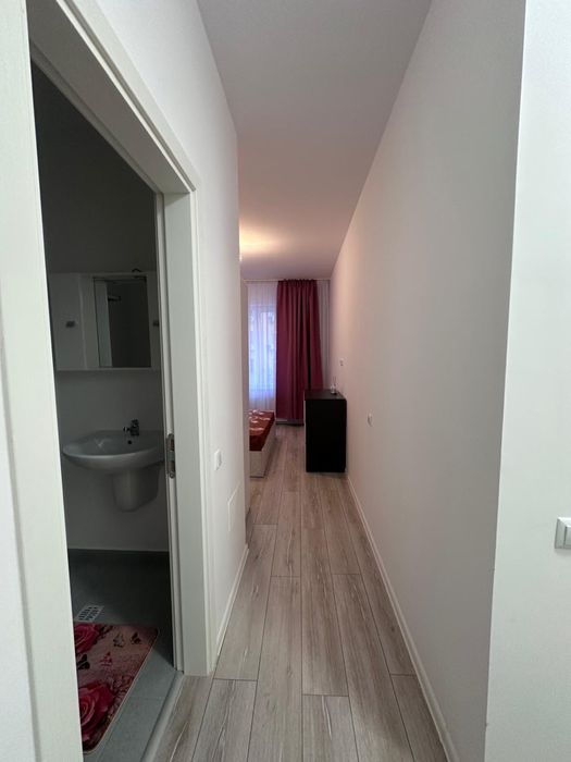 Închiriez garsoniera