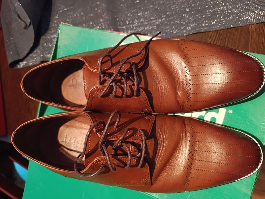 Vand pantofi barbati marimea 43 noi