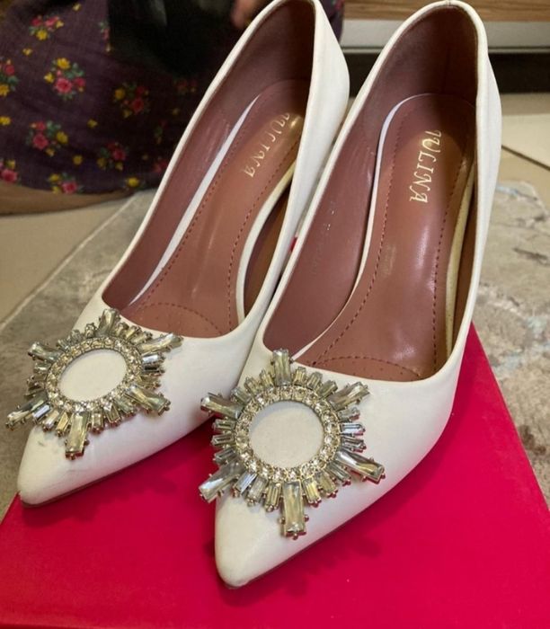 Туфли тедди аллькантара курткалар сатыдады.Ішінде киілмегендері де бар