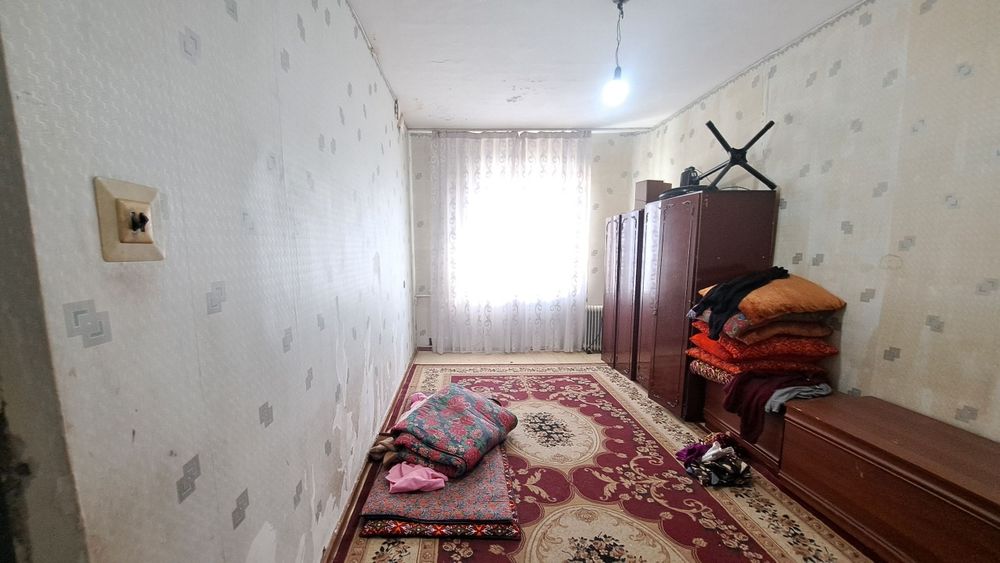 Чирчик шахар 
10-микрораён 
#1-хона 4-этаж 2х3 балкони бор 
Квартир