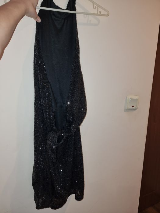 Дамска черна коктейлна рокля с пайети
