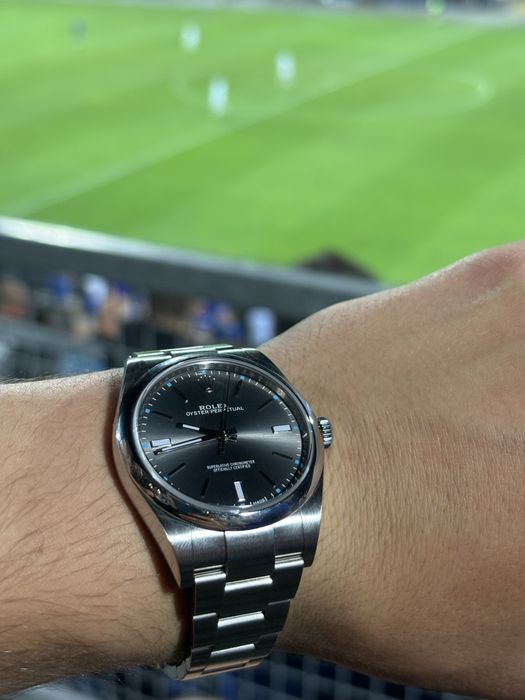 Rolex Oyster Perpetual 39 mm Dark rhodium dial С КУТИЯ