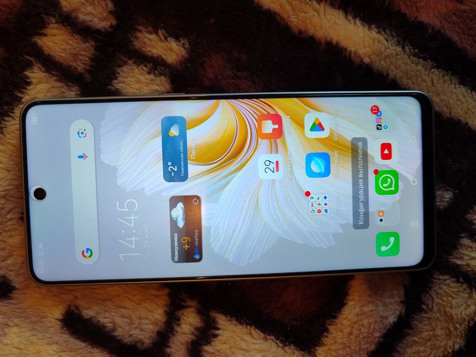 Продается телефон в отличном состоянии TECNO CAMON 19