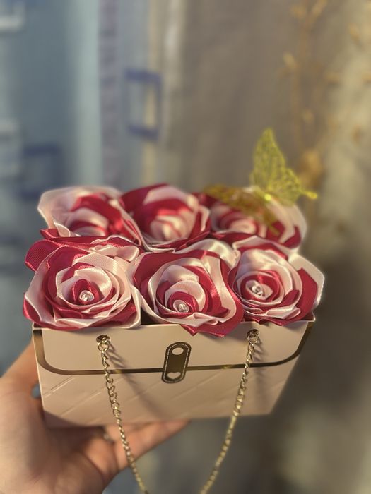 Trandafiri din satin