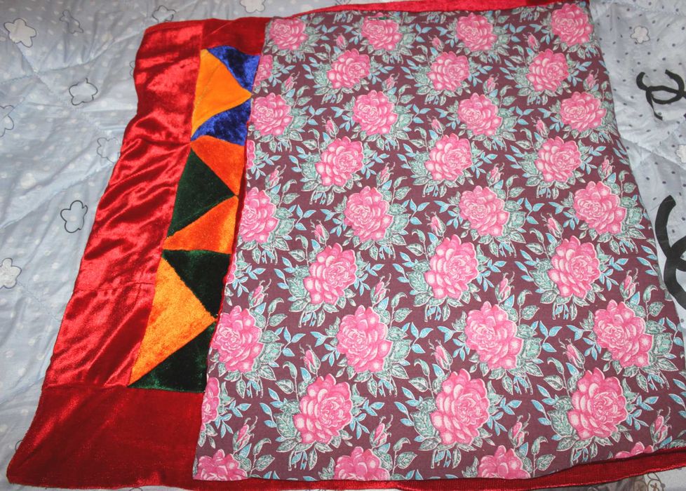 Корпе чехлы яркие новые