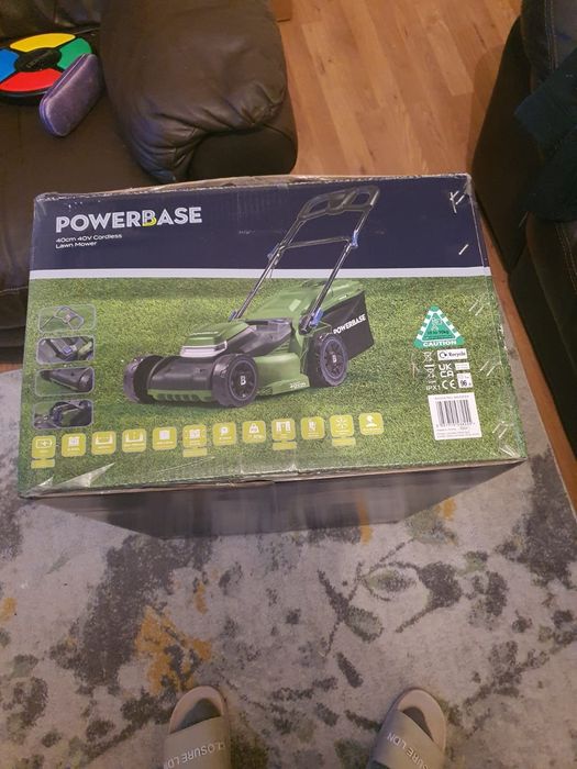 Masina de tuns iarba cu baterie 40 volti