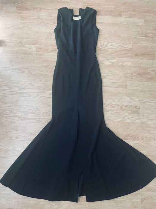 Дълга,официална, черна рокля на марката LUCI