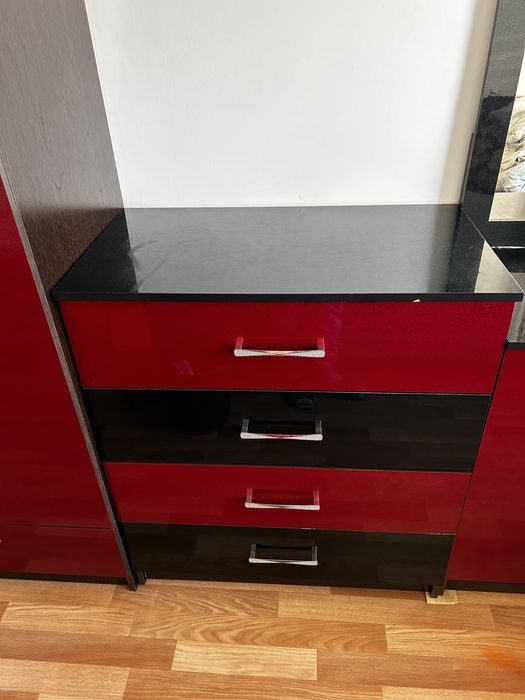 Продам спальный гарнитур