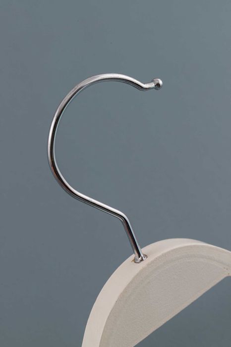 Дървена закачалка за дрехи с размер 26 см