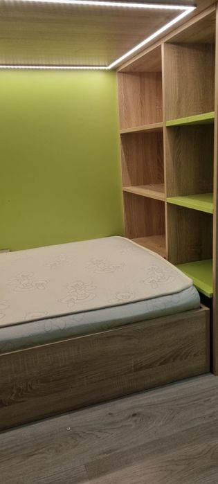 Двуетажно легло с матраци