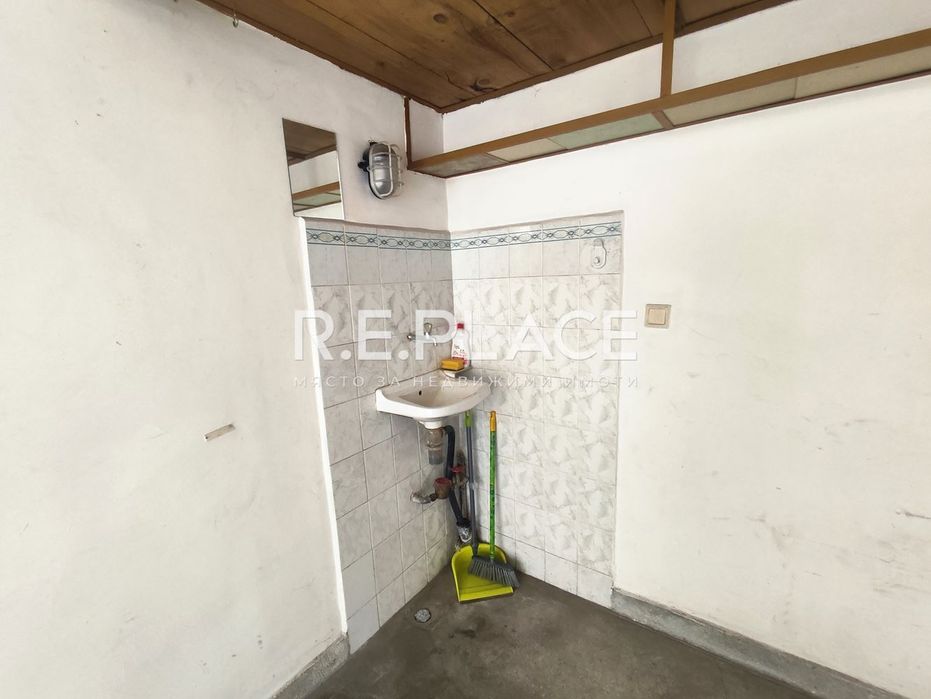 Дава се под наем Гараж / Паркомясто в Варна, Спортна зала - 13 кв.м за 179 € - Снимка #4