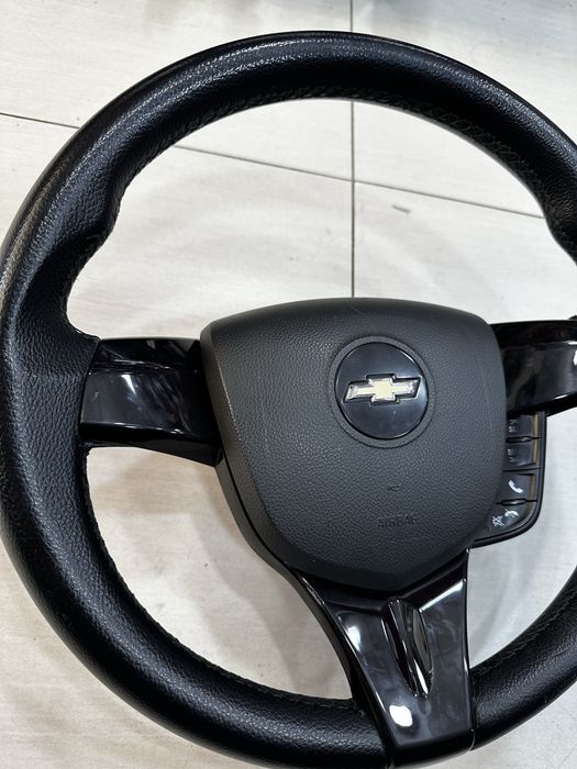 Spark knopkali rul ideal holatda