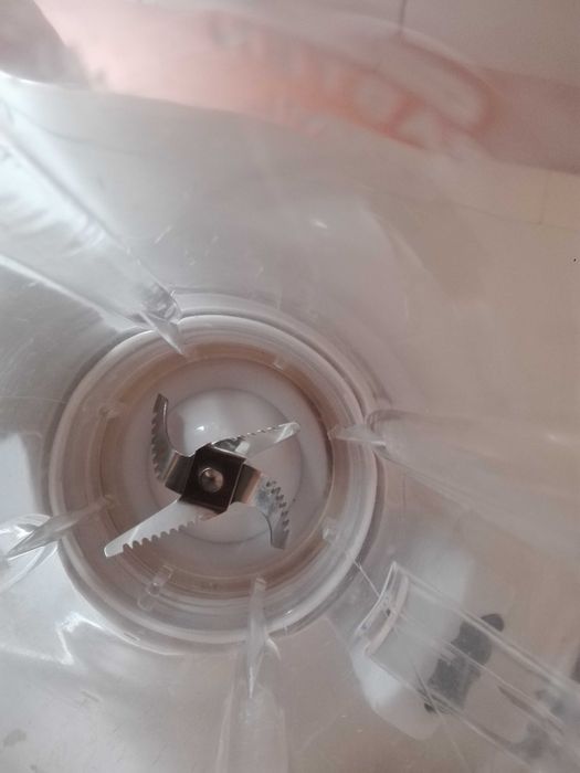 Кухненски блендер  и фонокарти Мобика.