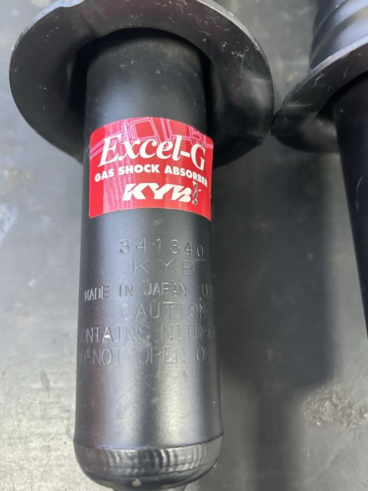 Передние амортизаторы