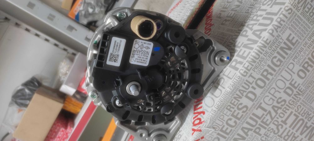 Генератор на ларгус Рено оригинал