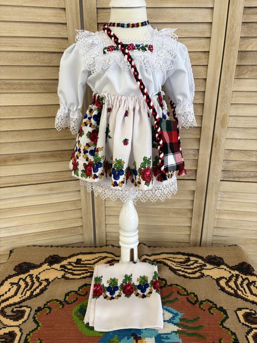 Costum popular pentru fetite de Maramures set complet
