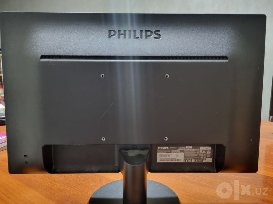 Монитор Philips 193V5L (18.5 дюймов / VGA)